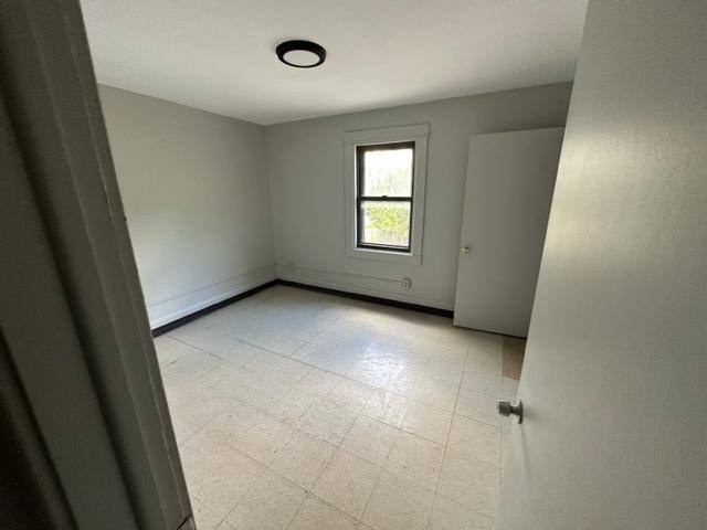 Townhouse for rent at 812 Steel St #1, Youngstown, OH 44509