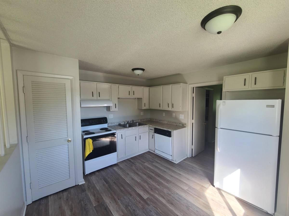 Apartment for rent at 410 S Ayersville Rd #408, Mayodan, NC 27027