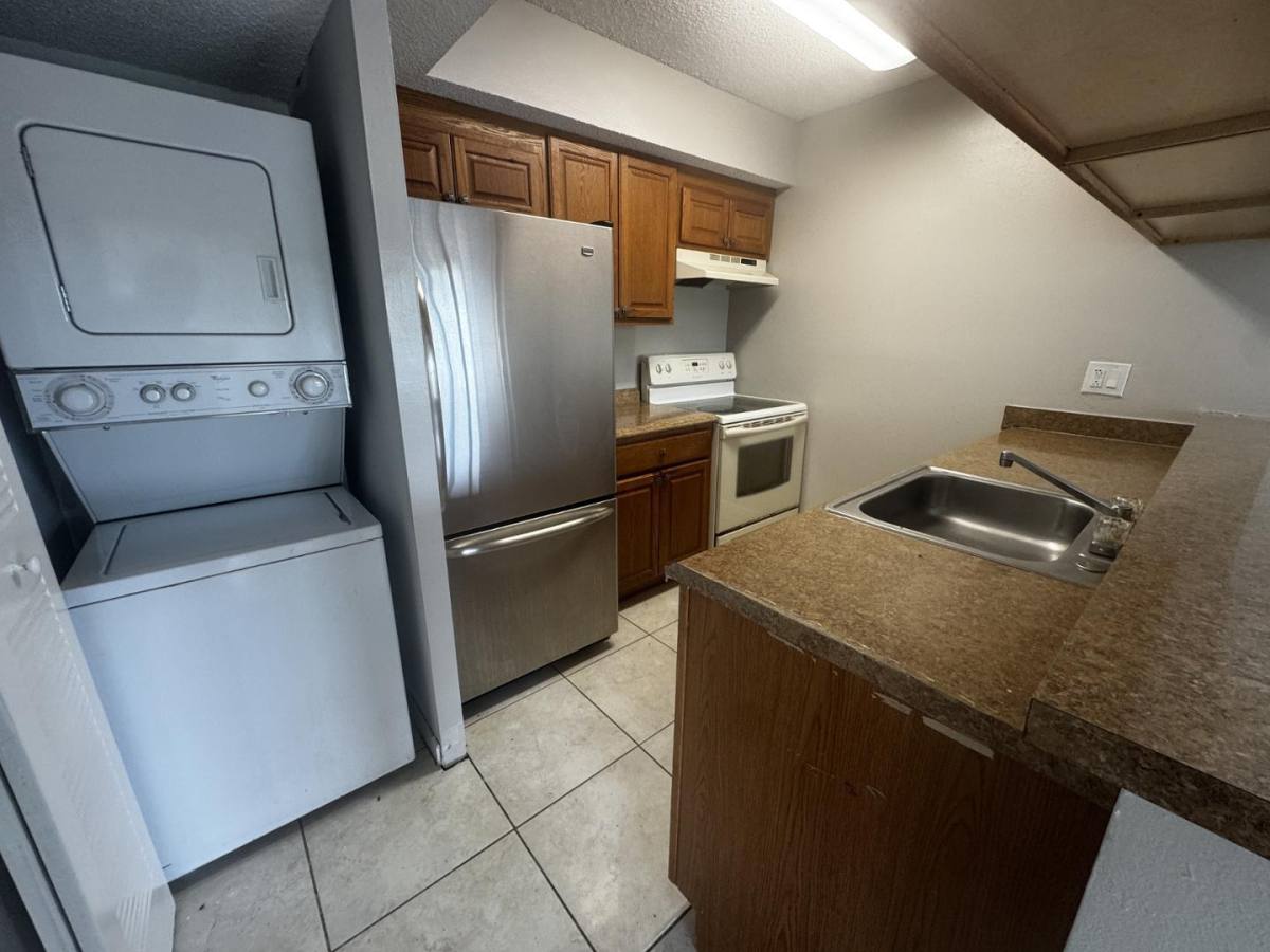Apartment for rent at Sun Vista Gardens, 5686 Rock Island Rd #1, Fort Lauderdale, FL 33319