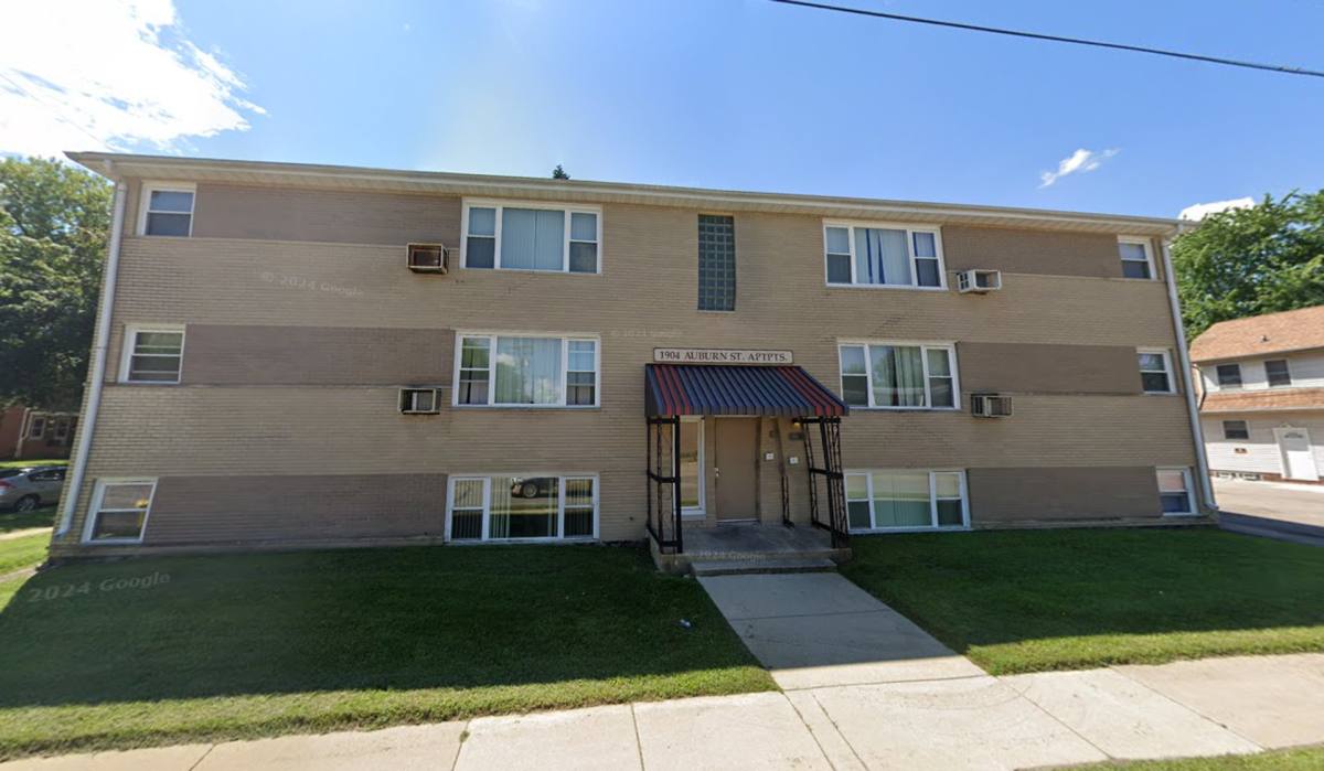Apartment for rent at 1904 Auburn St, Rockford, IL 61103