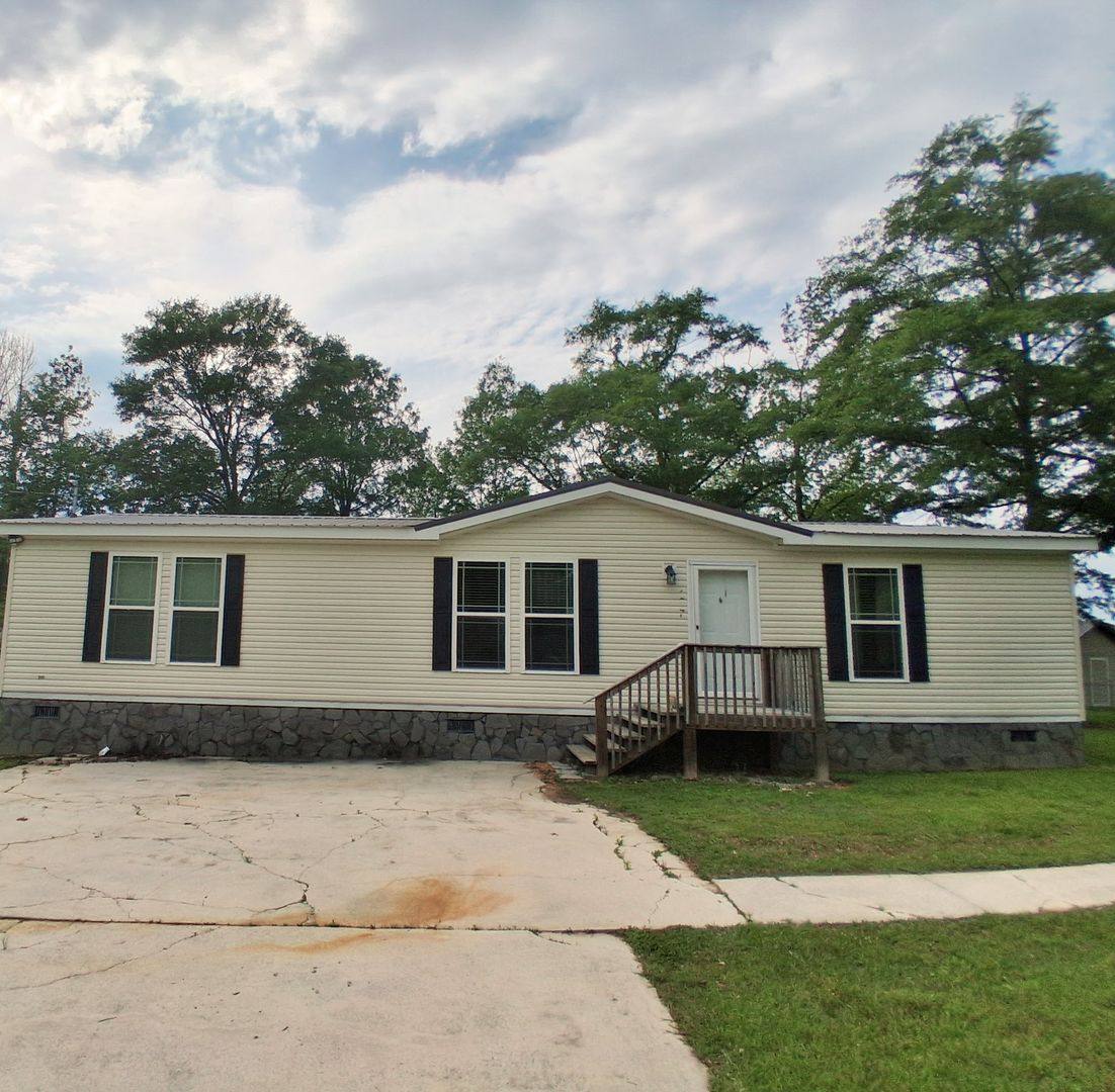 House for rent at 1745 Harts Ferry Rd, Ohatchee, AL 36271