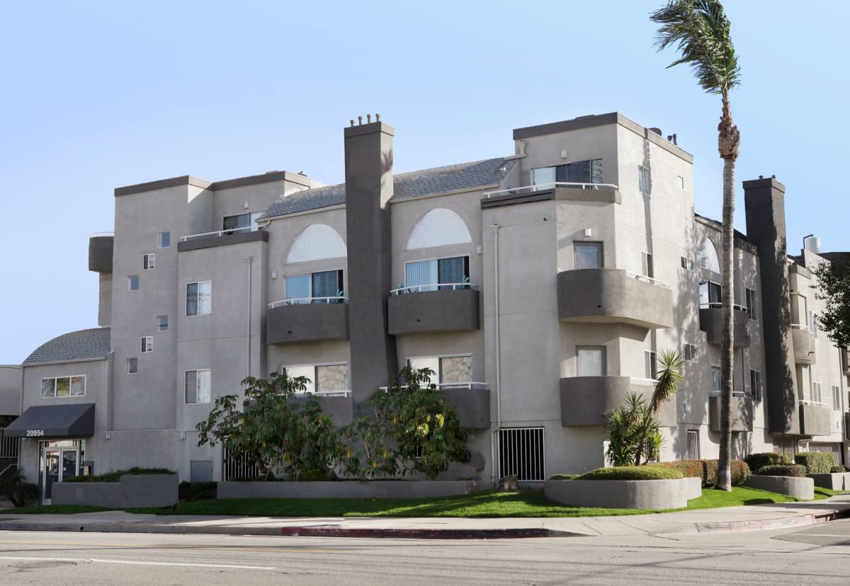 Apartment for rent at 20954 Vanowen St, Canoga Park, CA 91303