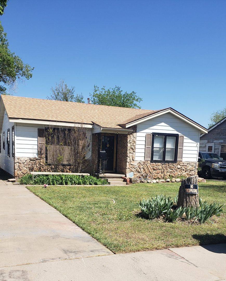 House for rent at 4321 S Jackson St, Amarillo, TX 79110
