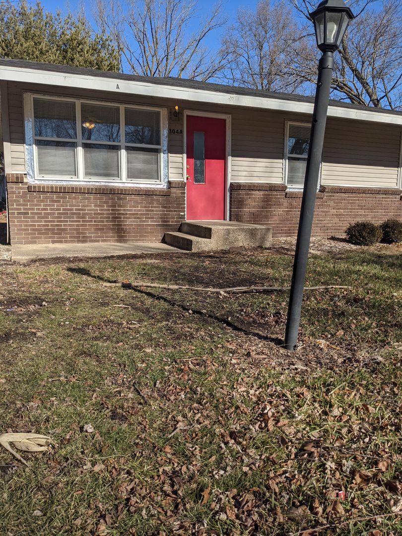 Apartment for rent at 304 Proctor Lane, Saint Joseph, IL 61873