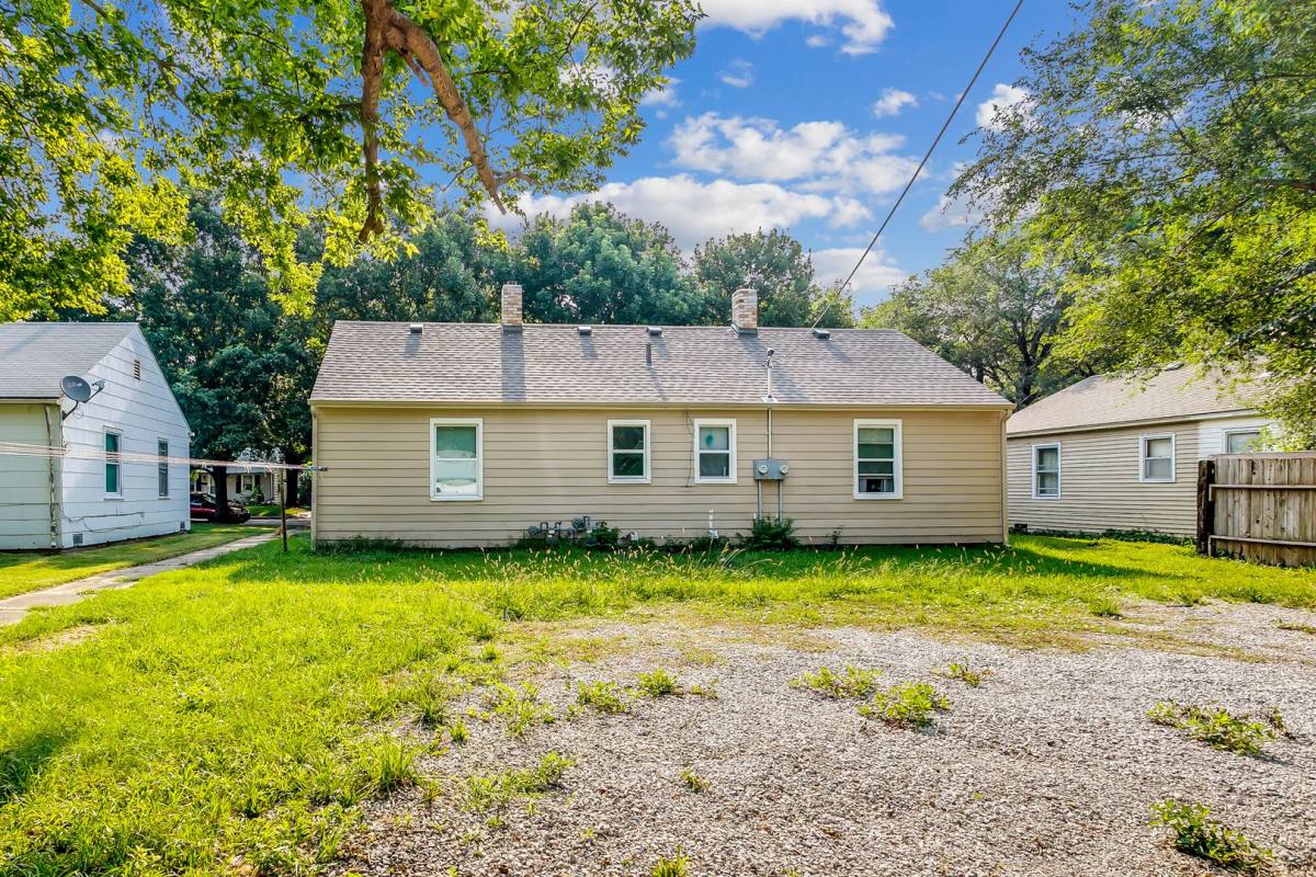 Townhouse for rent at 847 S Pershing, Wichita, KS 67218