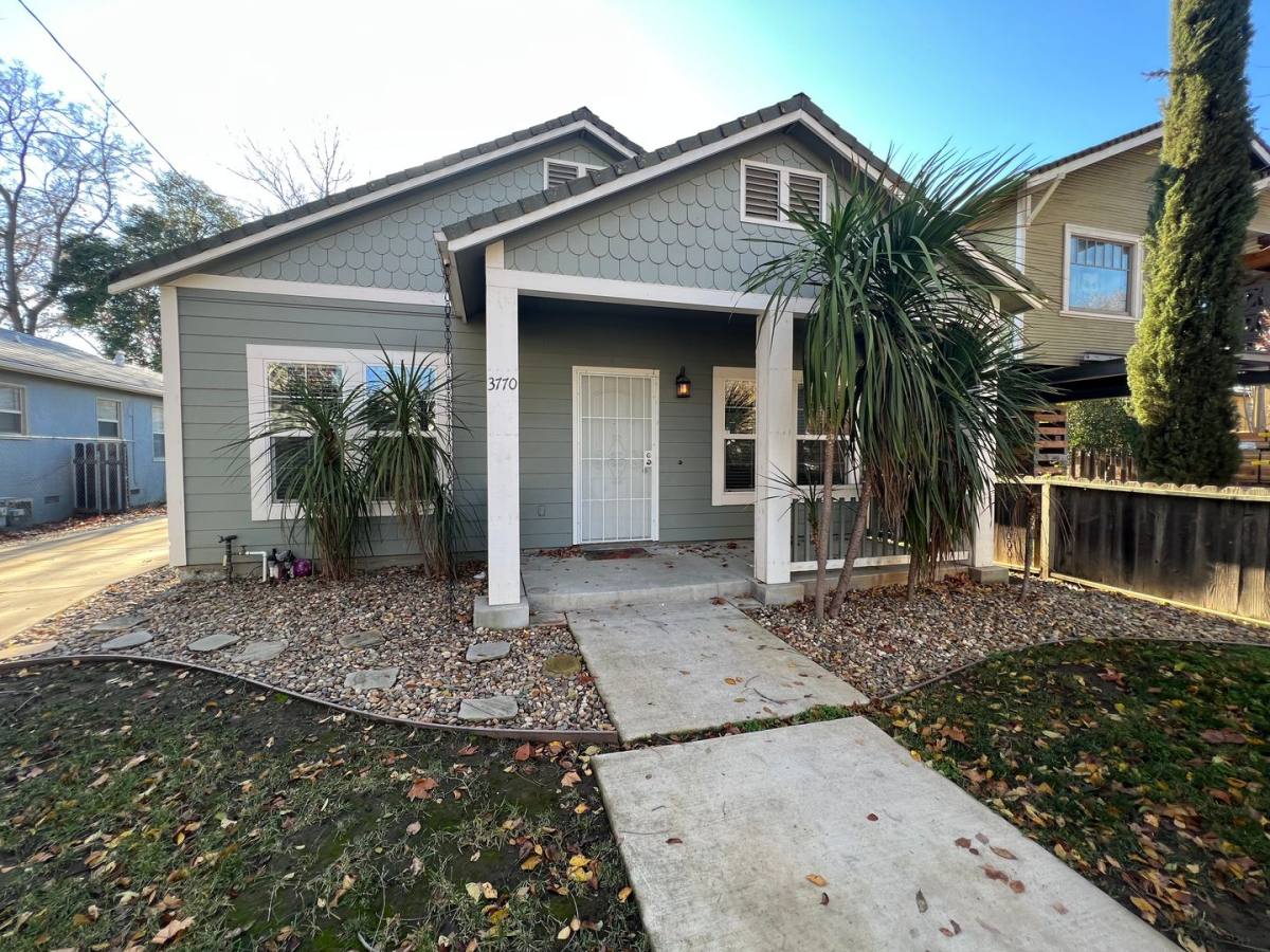 House for rent at 3770 4th Ave, Sacramento, CA 95817