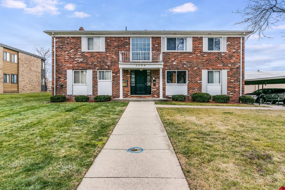 Apartment for rent at 3106 Holiday Dr, Lansing, MI 48912