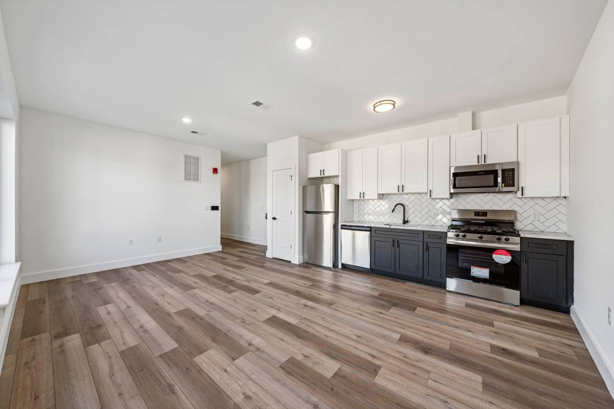 Apartment for rent at 560-572 13th Ave, Newark, NJ 07103