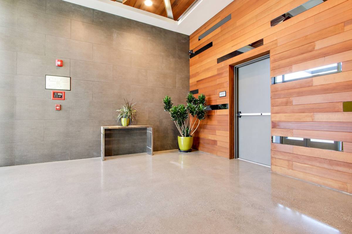 Apartment for rent at 11955 W Washington Blvd, Los Angeles, CA 90066