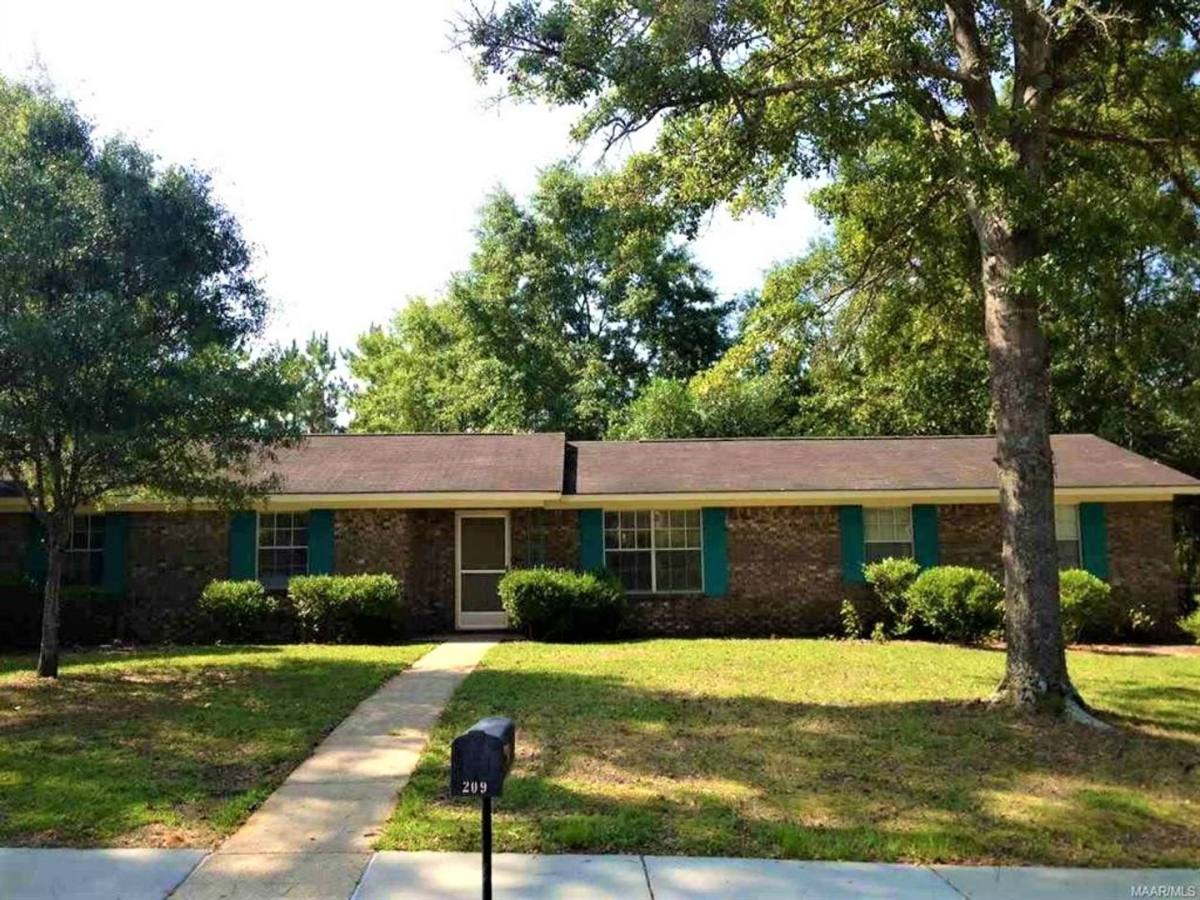 House for rent at 209 Antler Dr, Enterprise, AL 36330