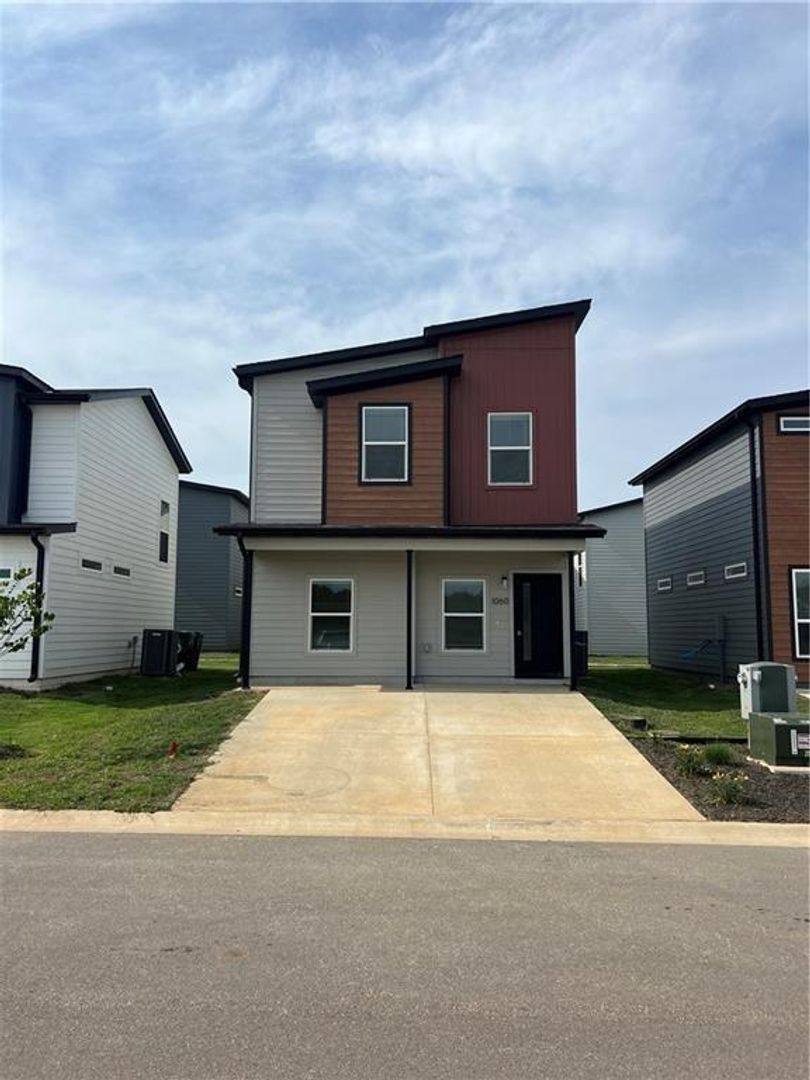 House for rent at 1060 Illinois Ave, Bentonville, AR 72713