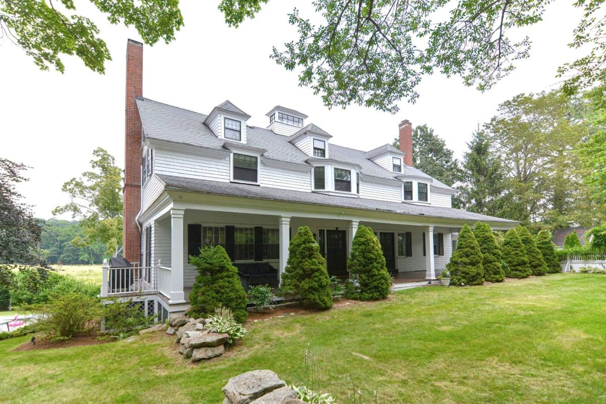 House for rent at 135 Bridge St, Manchester, MA 01944
