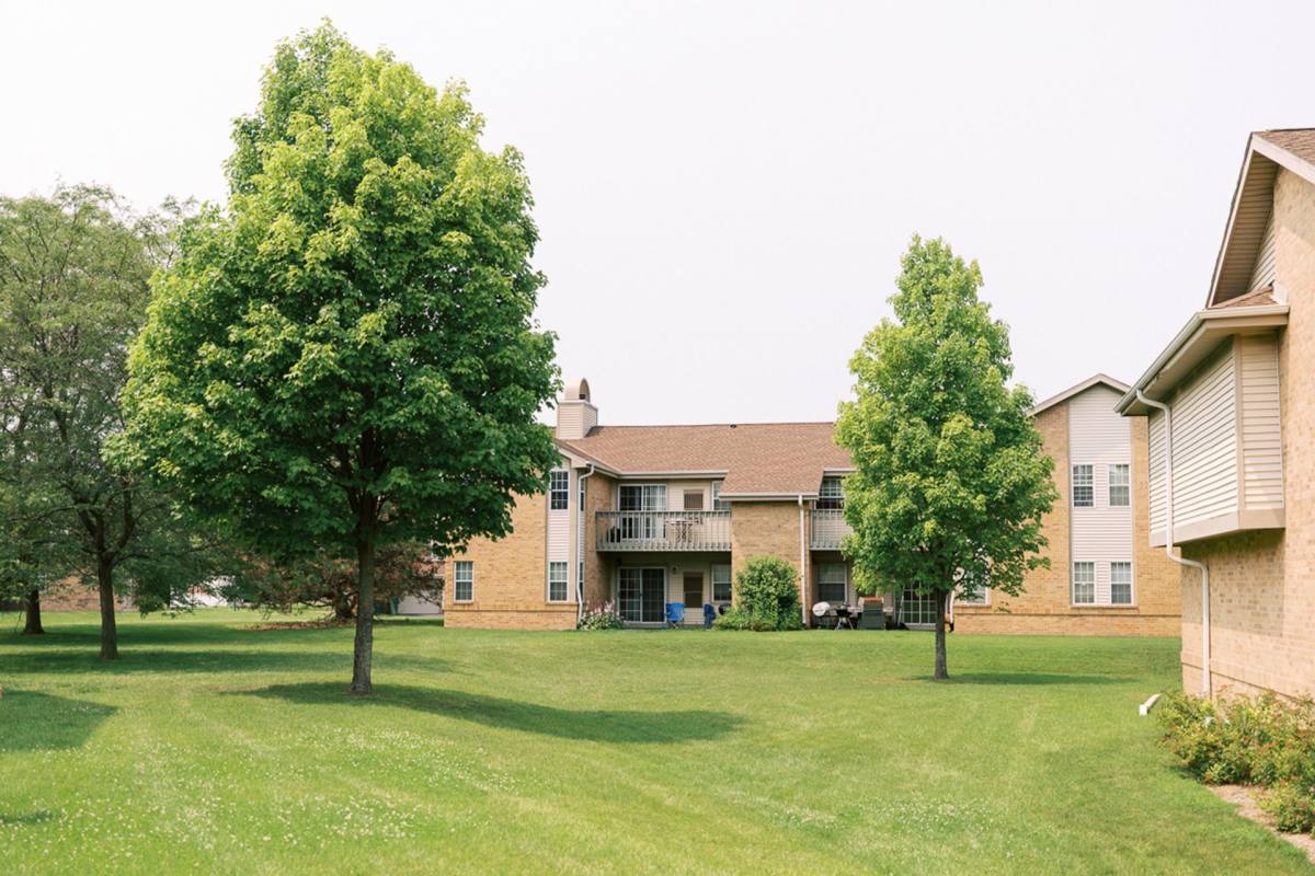 Townhouse for rent at 4401 W Deer Run Dr, Milwaukee, WI 53223