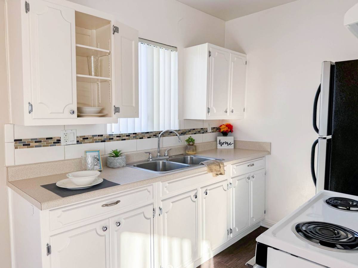 Apartment for rent at 4237 E 4th St, Long Beach, CA 90814