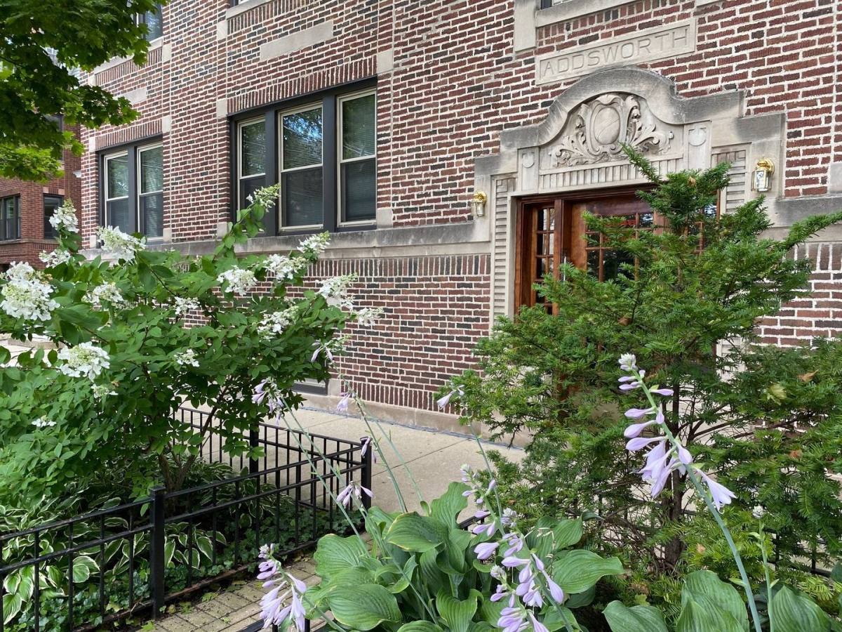 Apartment for rent at 1535 W Addison, Chicago, IL 60613
