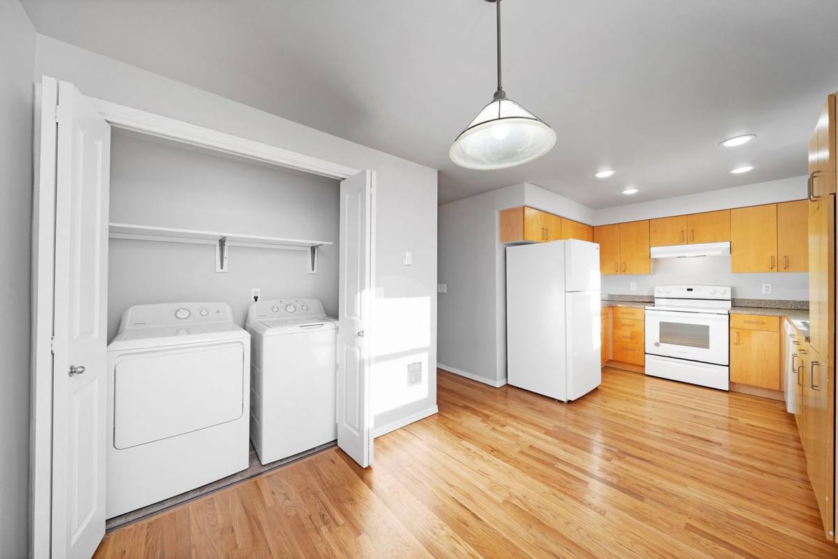 Townhouse for rent at 13515 SE Holgate Blvd, Portland, OR 97236