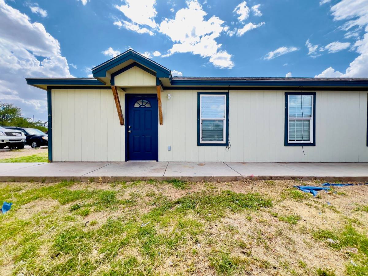 Townhouse for rent at 324 37th St, Lubbock, TX 79404