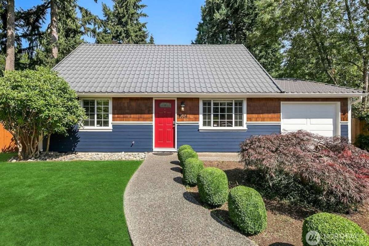 House for rent at 7604 NE 142nd St, Kirkland, WA 98034