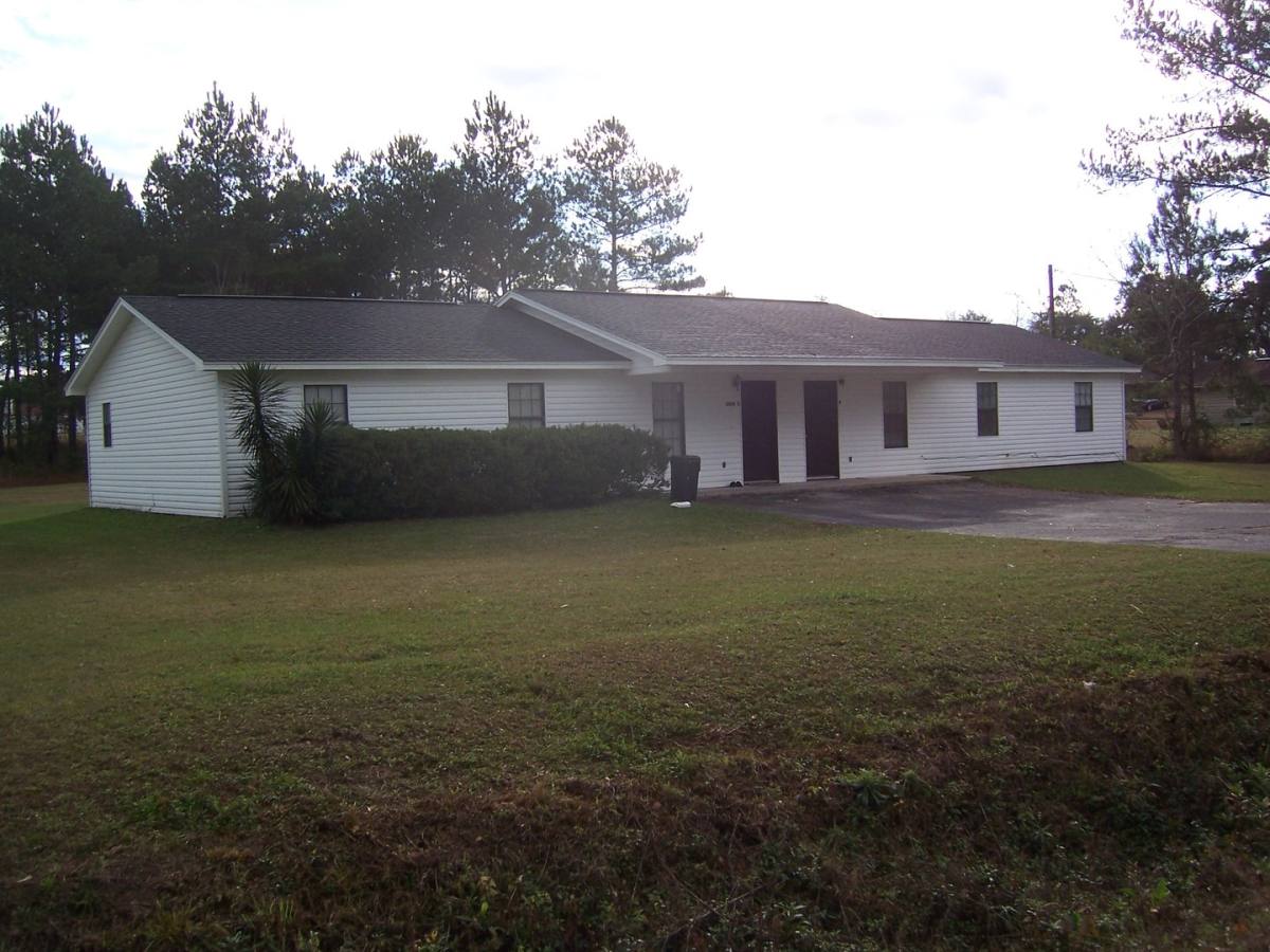 Apartment for rent at 3846 Manor Court, Valdosta, GA 31605