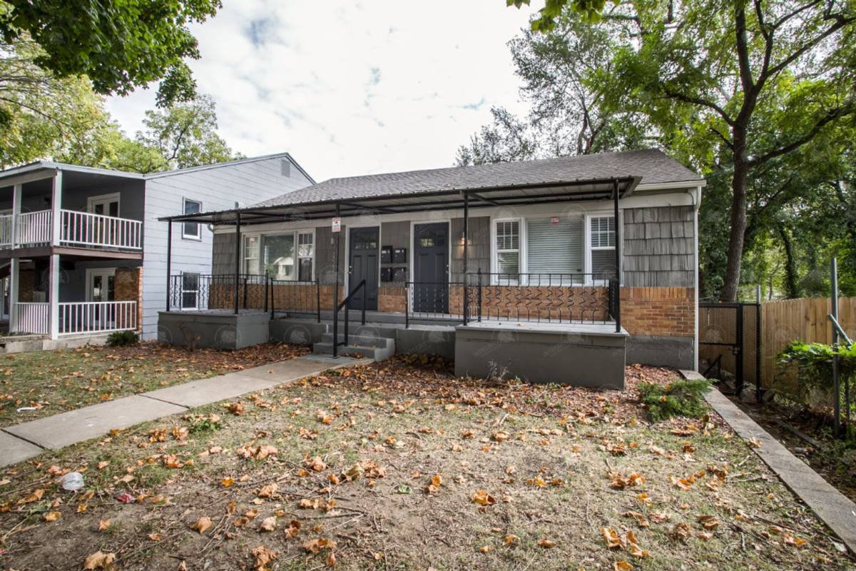 Apartment for rent at 4327-4329 The Paseo, Kansas City, MO 64110