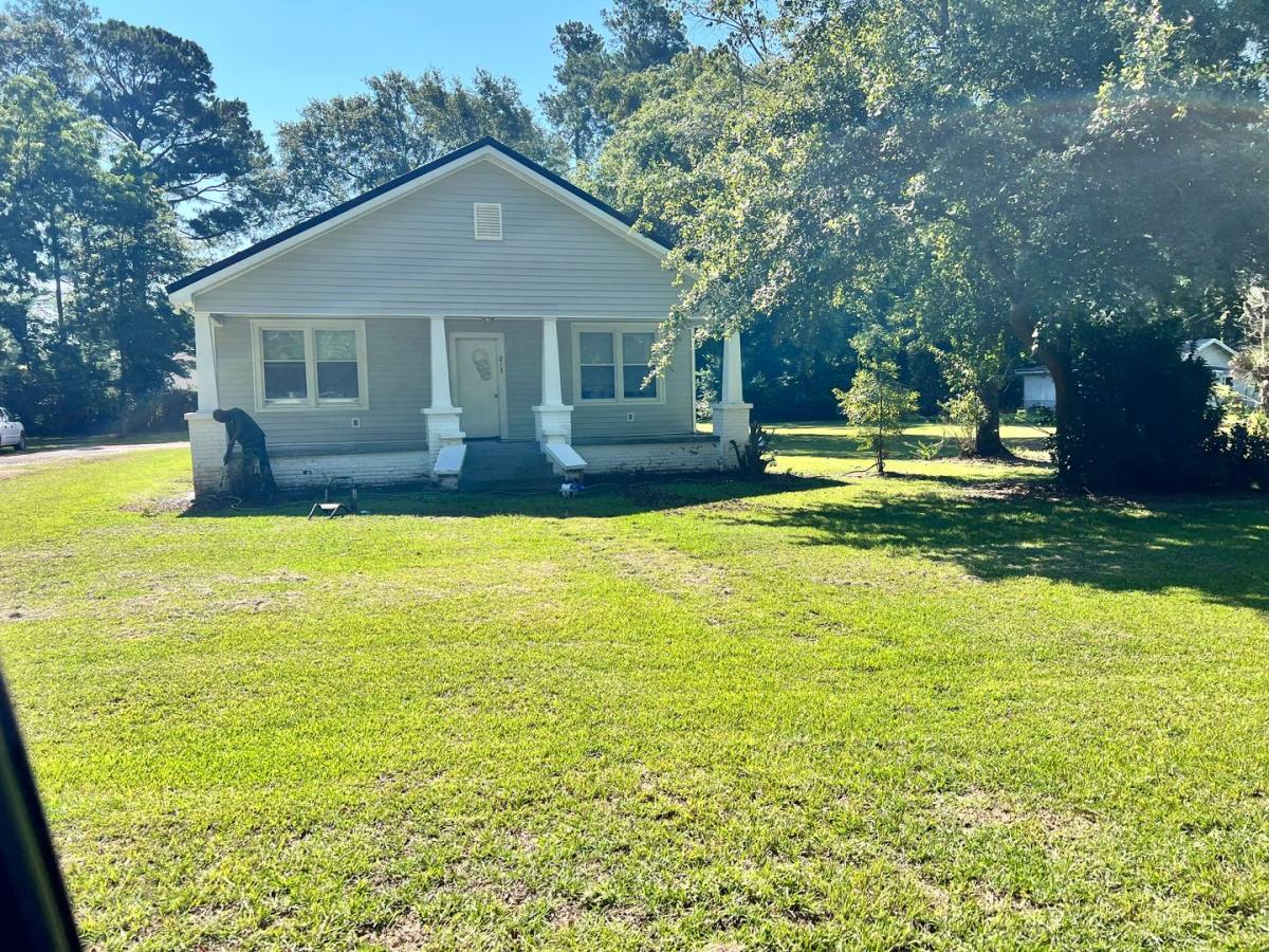 House for rent at 213 Quaker Rd, Saint George, SC 29477