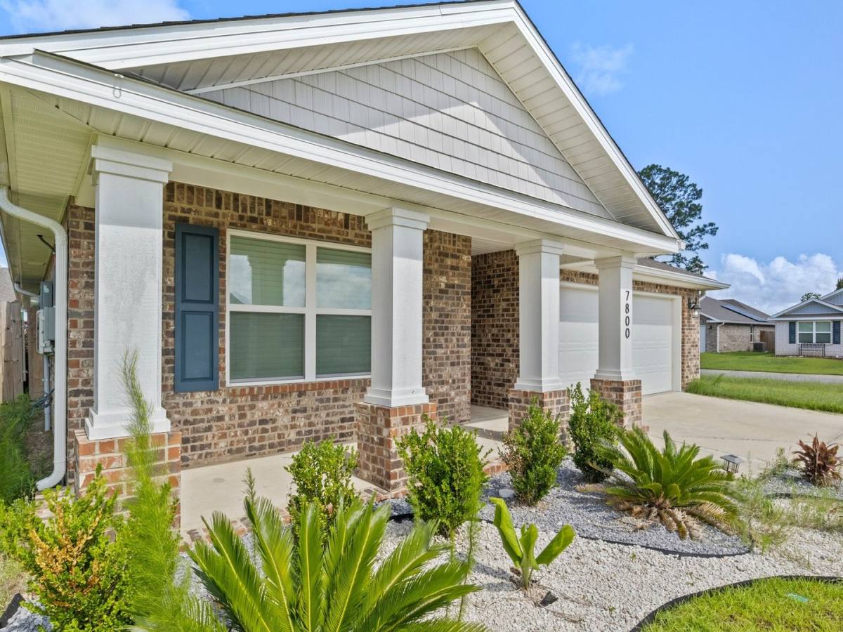 House for rent at 7800 Lakeside Oaks Dr, Pensacola, FL 32526