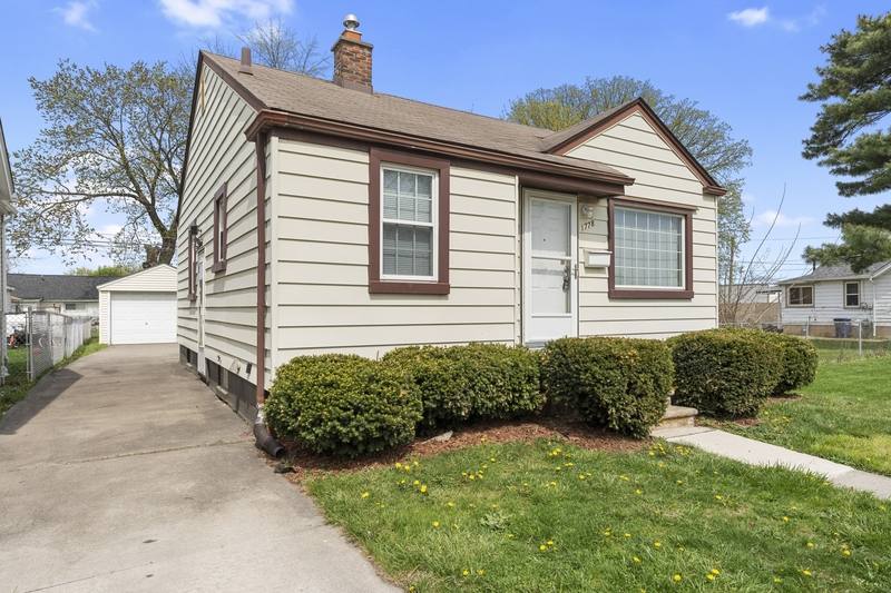 House for rent at 1778 Warwick Ave, Lincoln Park, MI 48146