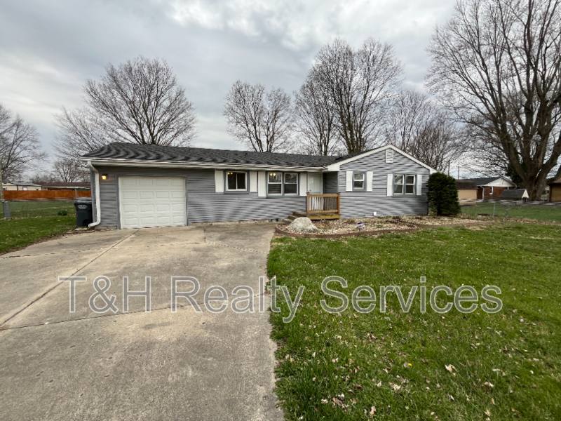 House for rent at 909 Essex Dr, Anderson, IN 46013