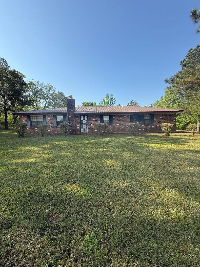 House for rent at 4394 W Tva Rd, West Point, MS 39773