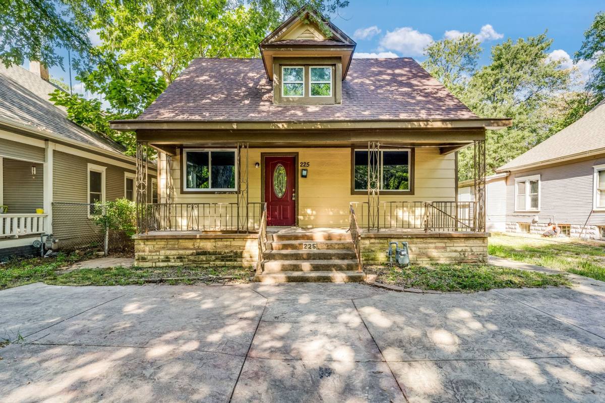 House for rent at 225 Estelle, Wichita, KS 67214