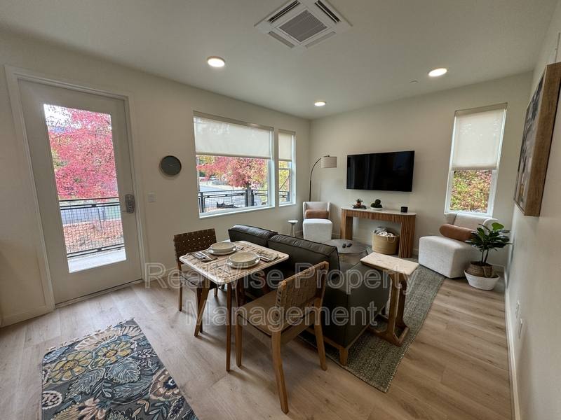 Apartment for rent at 180 Garfield St #103, Ashland, OR 97520