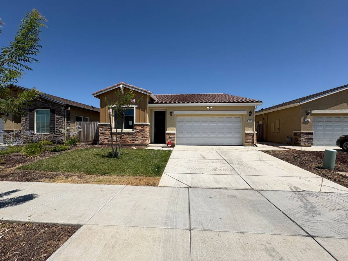 House for rent at 741 Suzanne Dr, Merced, CA 95348