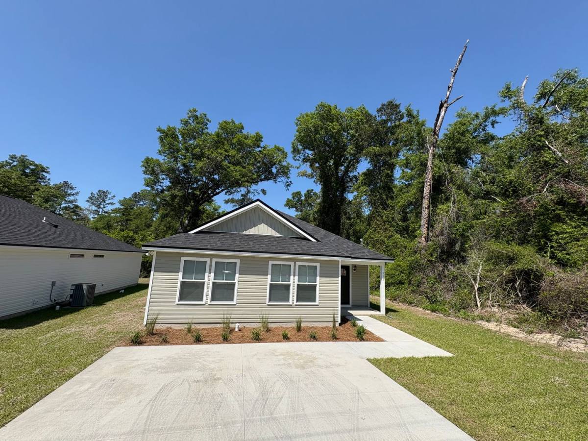 House for rent at 212 Tafflinger Rd, Crawfordville, FL 32327