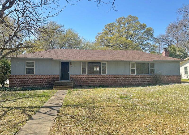 House for rent at 3901 Wood St, Texarkana, TX 75503