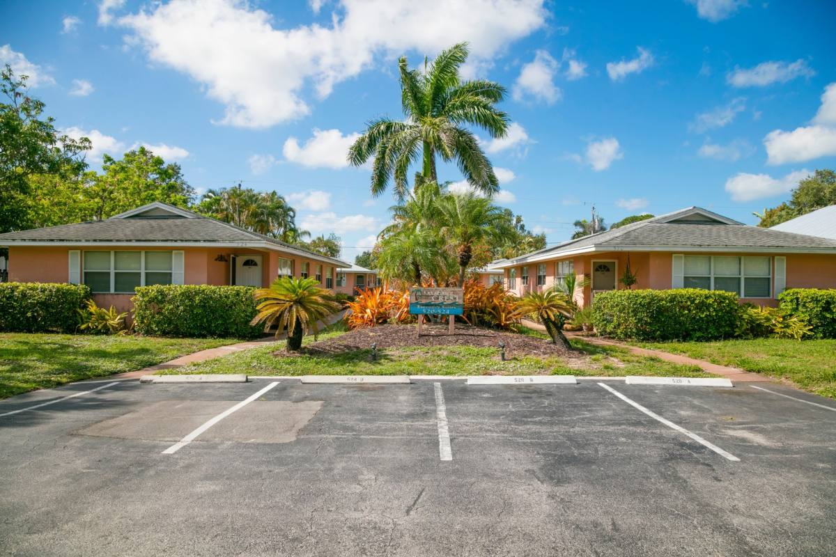 Apartment for rent at 520 97th Ave N, Naples, FL 34108
