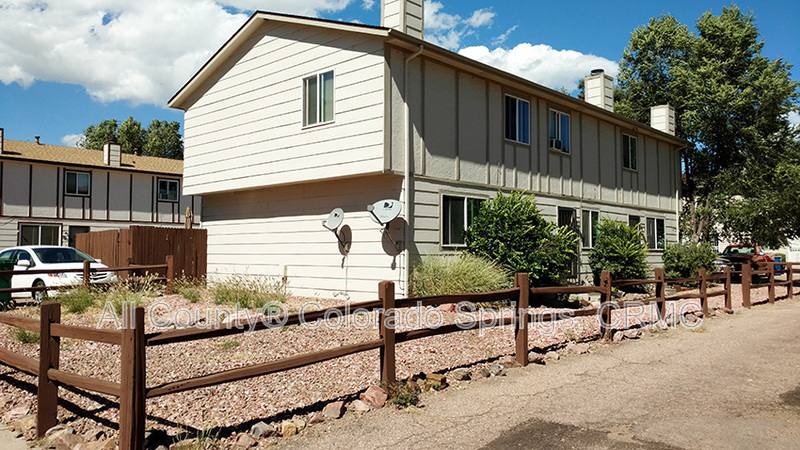 Townhouse for rent at 347 W Iowa Ave, Fountain, CO 80817