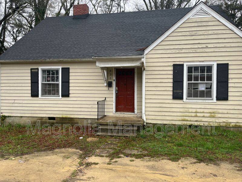 House for rent at 836 E Montgomery St, Henderson, NC 27536
