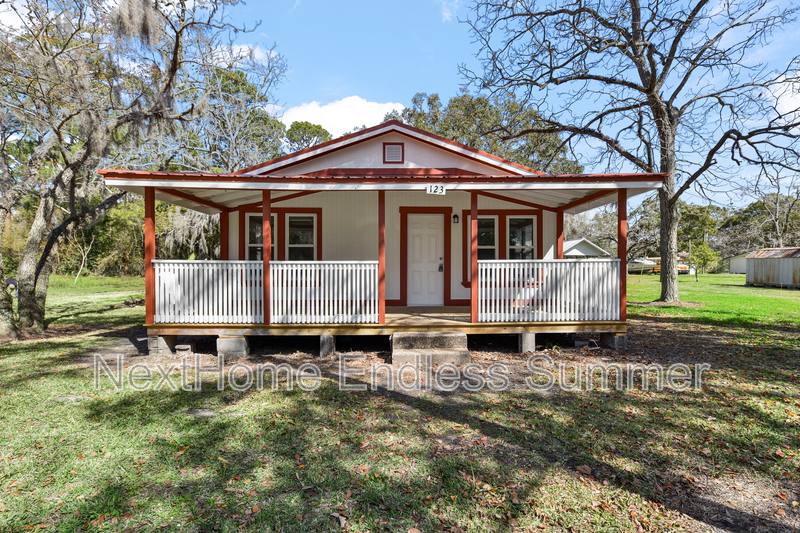 House for rent at 123 McCallman Rd, Jacksonville, FL 32218