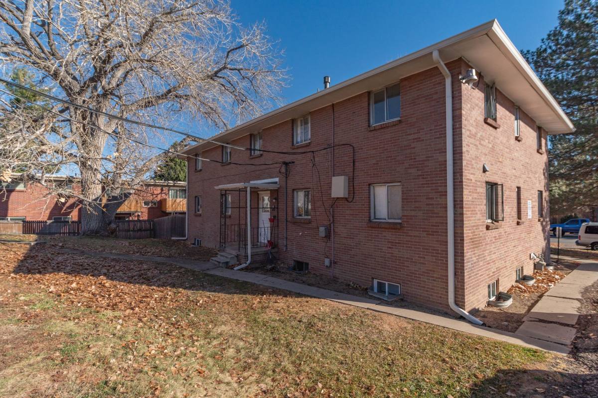 Apartment for rent at 717 Oak St, Denver, CO 80215