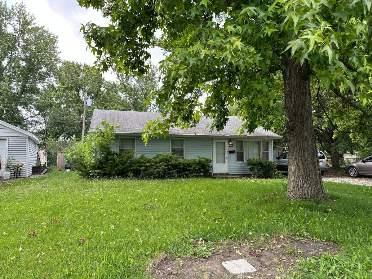 House for rent at 1405 Holly Hill Dr, Champaign, IL 61821