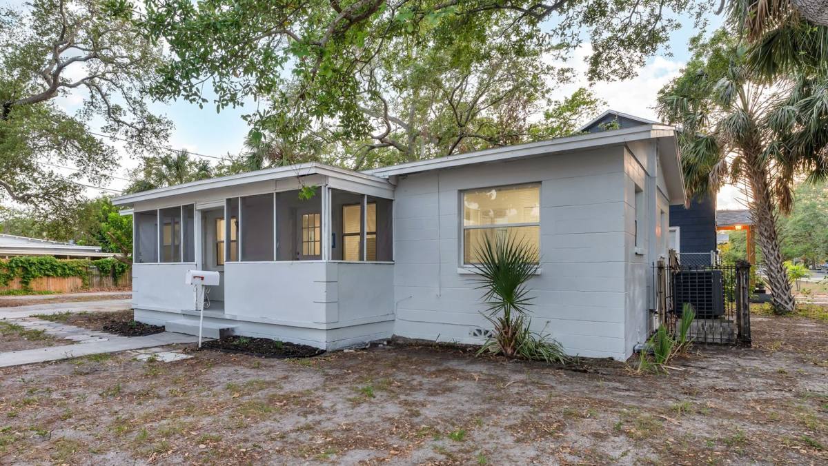 House for rent at 1501 5th St S, Saint Petersburg, FL 33701