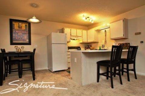 Apartment for rent at 629-649 Creek Ridge Rd, Greensboro, NC 27406