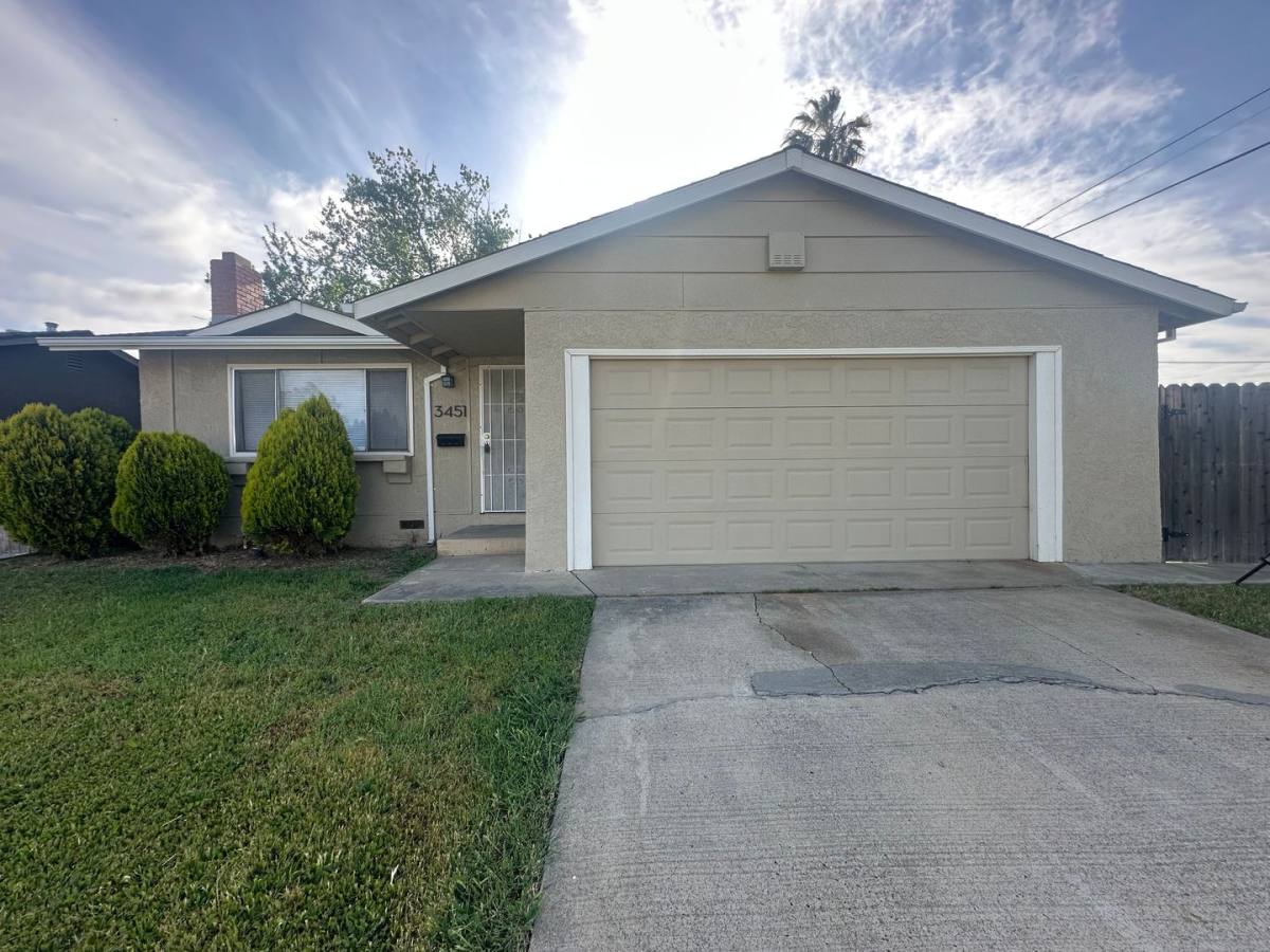 House for rent at 3451 Jupiter Dr, Sacramento, CA 95827
