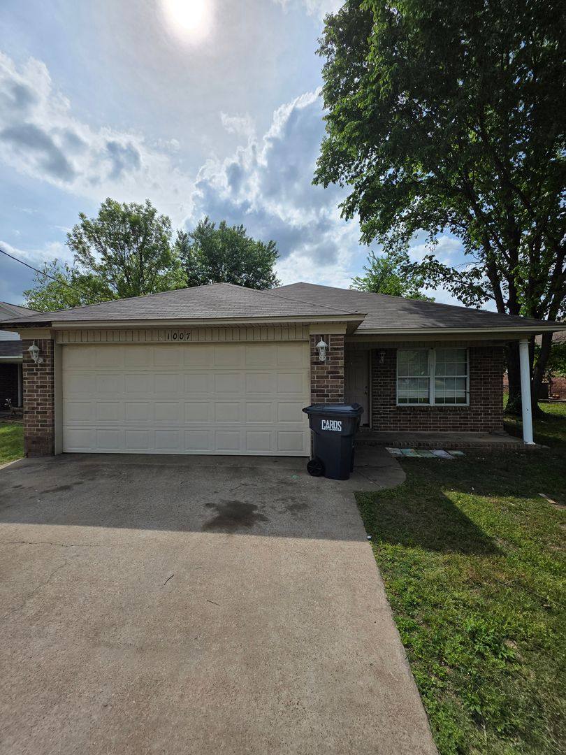 House for rent at 1007 N Parker Rd, Russellville, AR 72801