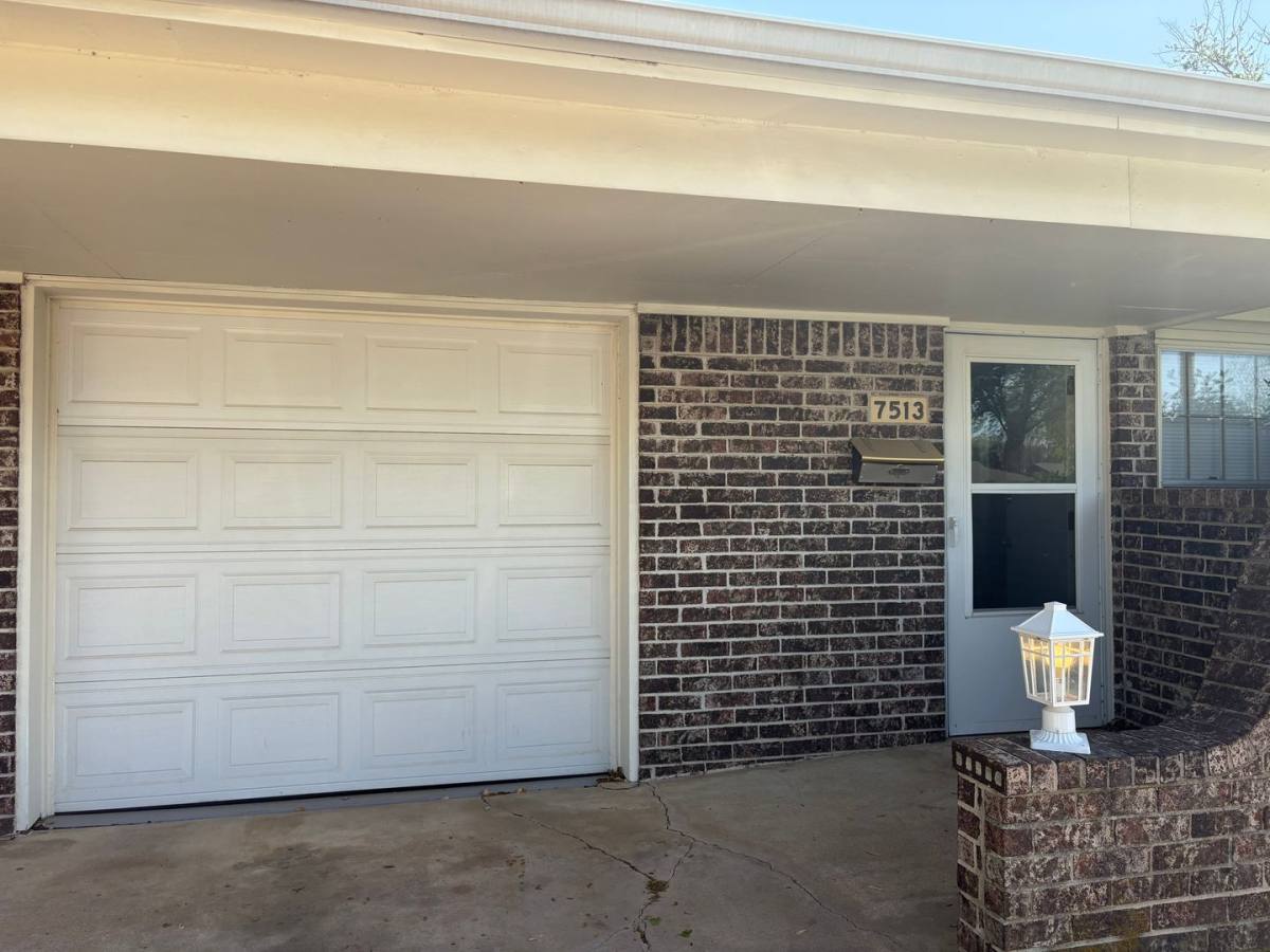 Apartment for rent at 7513 7515 E Lincoln, Wichita, KS 67207