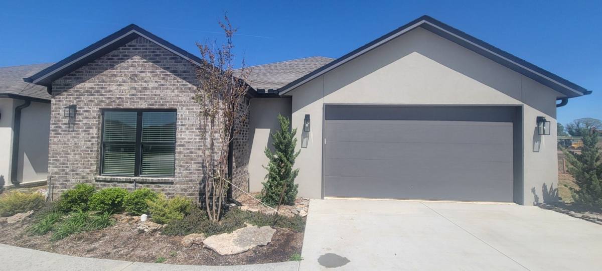 House for rent at 2074 E 130th St S, Claremore, OK 74017