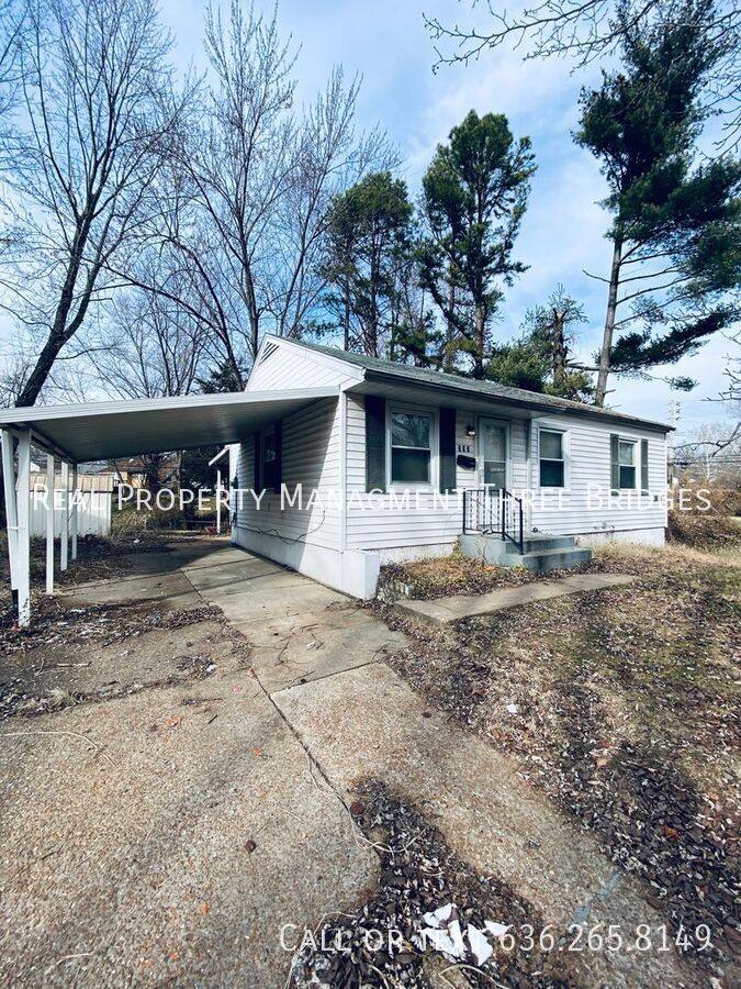 House for rent at 317 Cameron Rd, Saint Louis, MO 63137