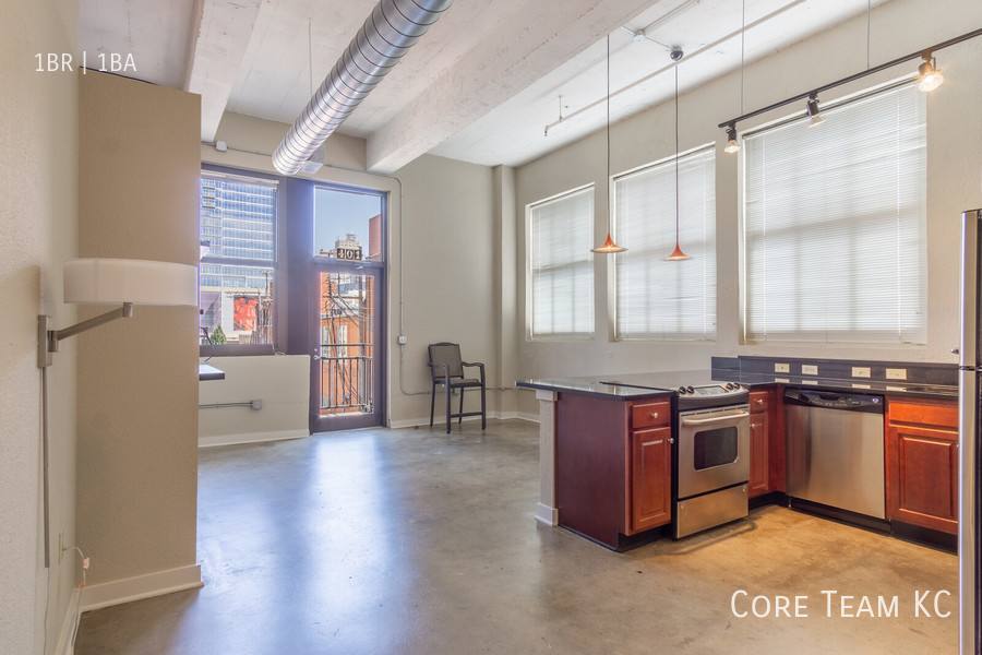 Condo for rent at 1537 Walnut St #401, Kansas City, MO 64108