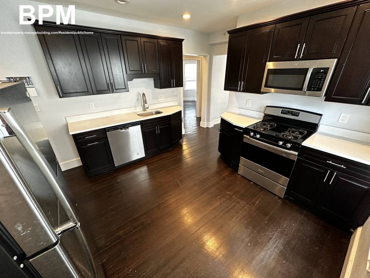 Apartment for rent at 74 Weld Hill St #2, Jamaica Plain, MA 02130