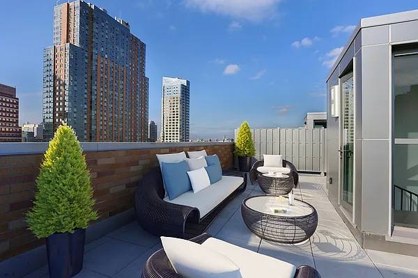 House for rent at 81 Fleet Place #16G, Brooklyn, NY 11201